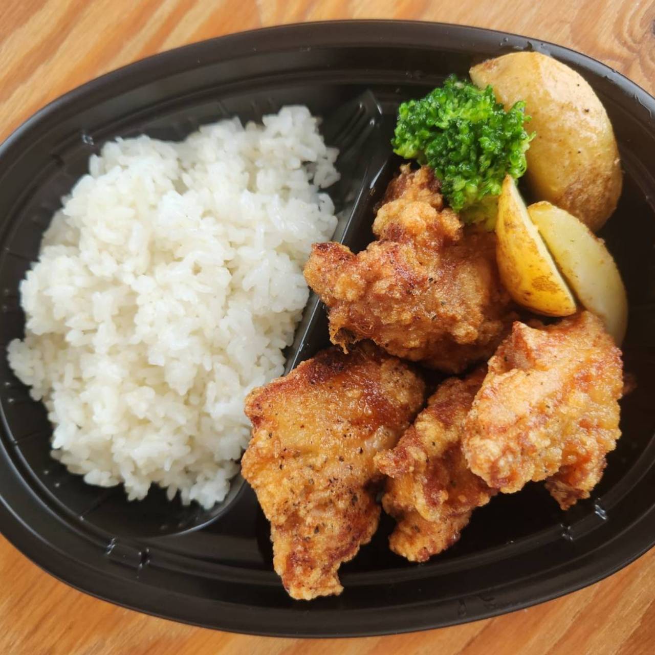 【dining cafe sonrisa】えびグラタン / ハンバーグ弁当 / 唐揚げ弁当